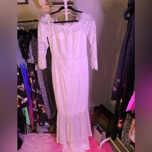 White Lace NWOT Embroidered Maxi Dress Large fitted - Picture 3 of 9